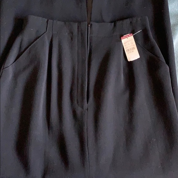 Jones New York Dresses & Skirts - Classic wool skirt 36in long 19in wide
